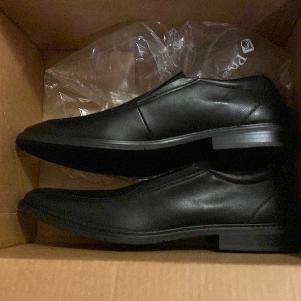 Goodfellow & Co mens dress shoe. Size 13. Brand new. Never worn.